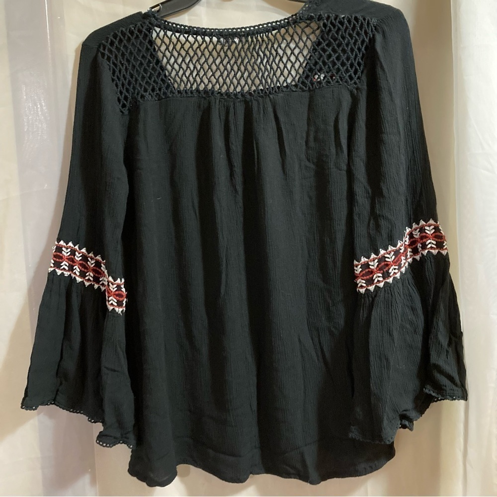 Earthbound trading co shirt black red and white